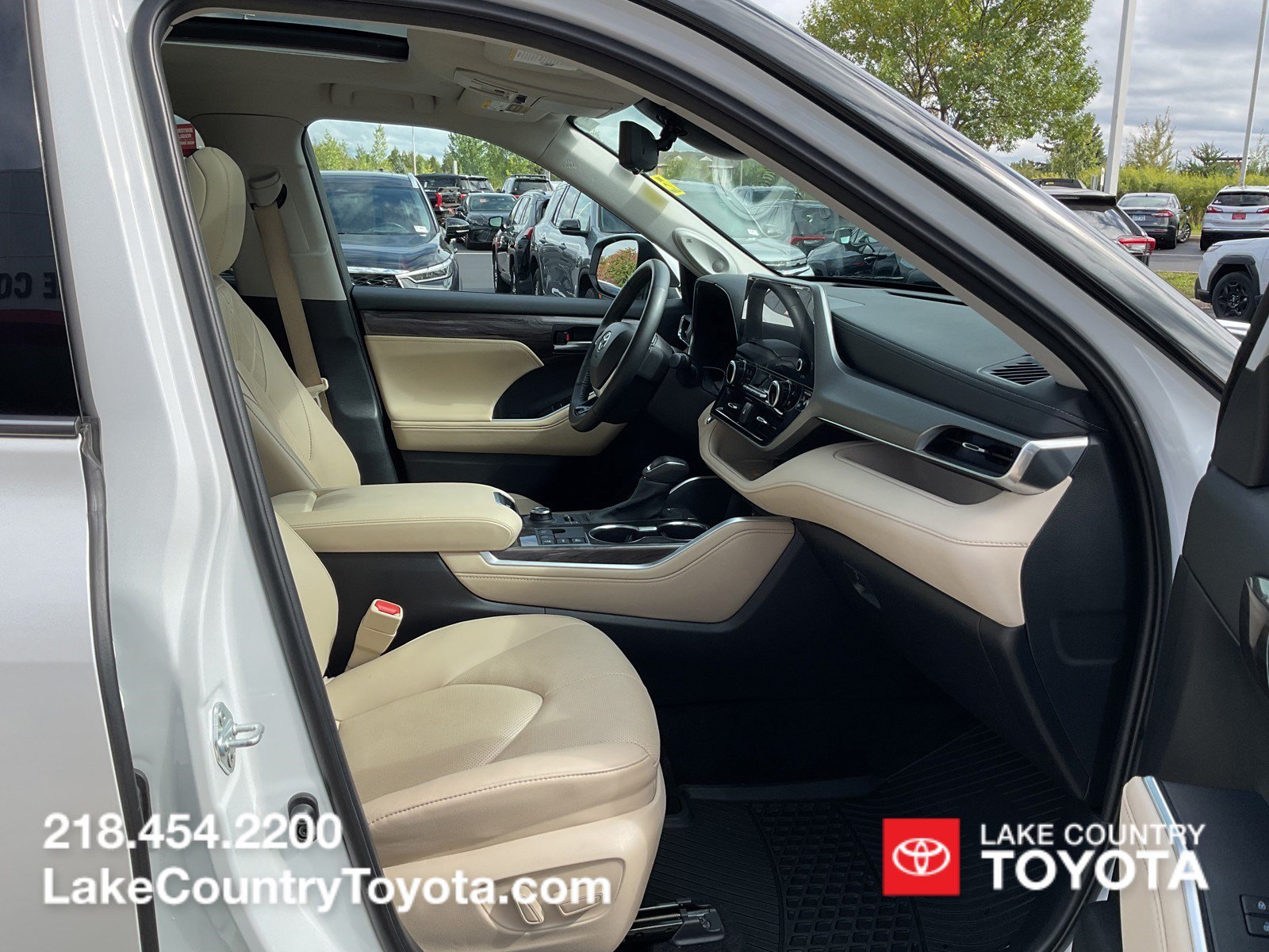 Used 2024  Toyota Platinum image 23