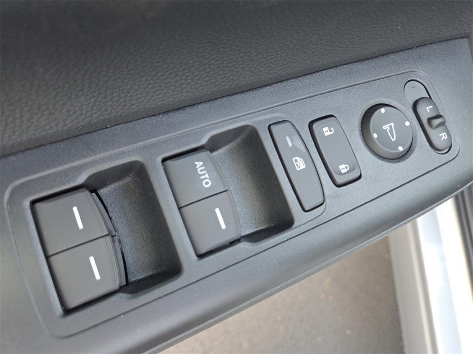 2026 Honda CR-V LX - Photo 13