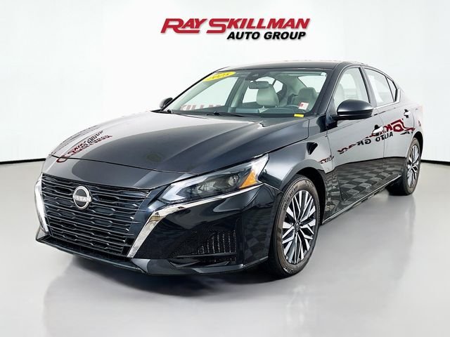 Used 2025 Black Nissan 2.5 SV image 3
