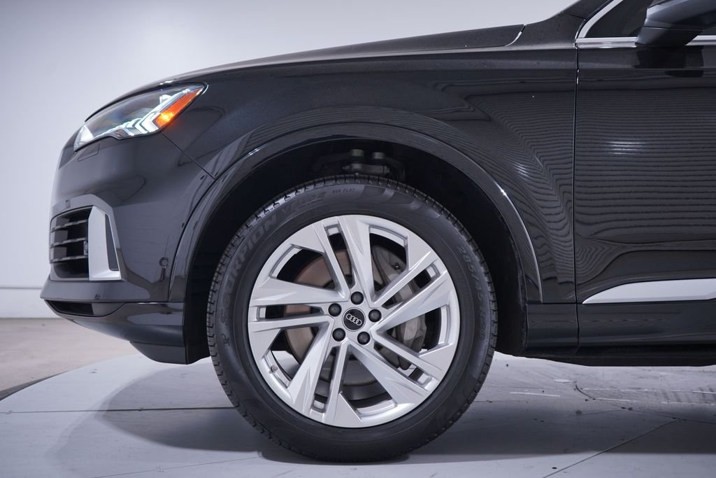 Used 2023 Black Metallic Audi 55 Premium image 2