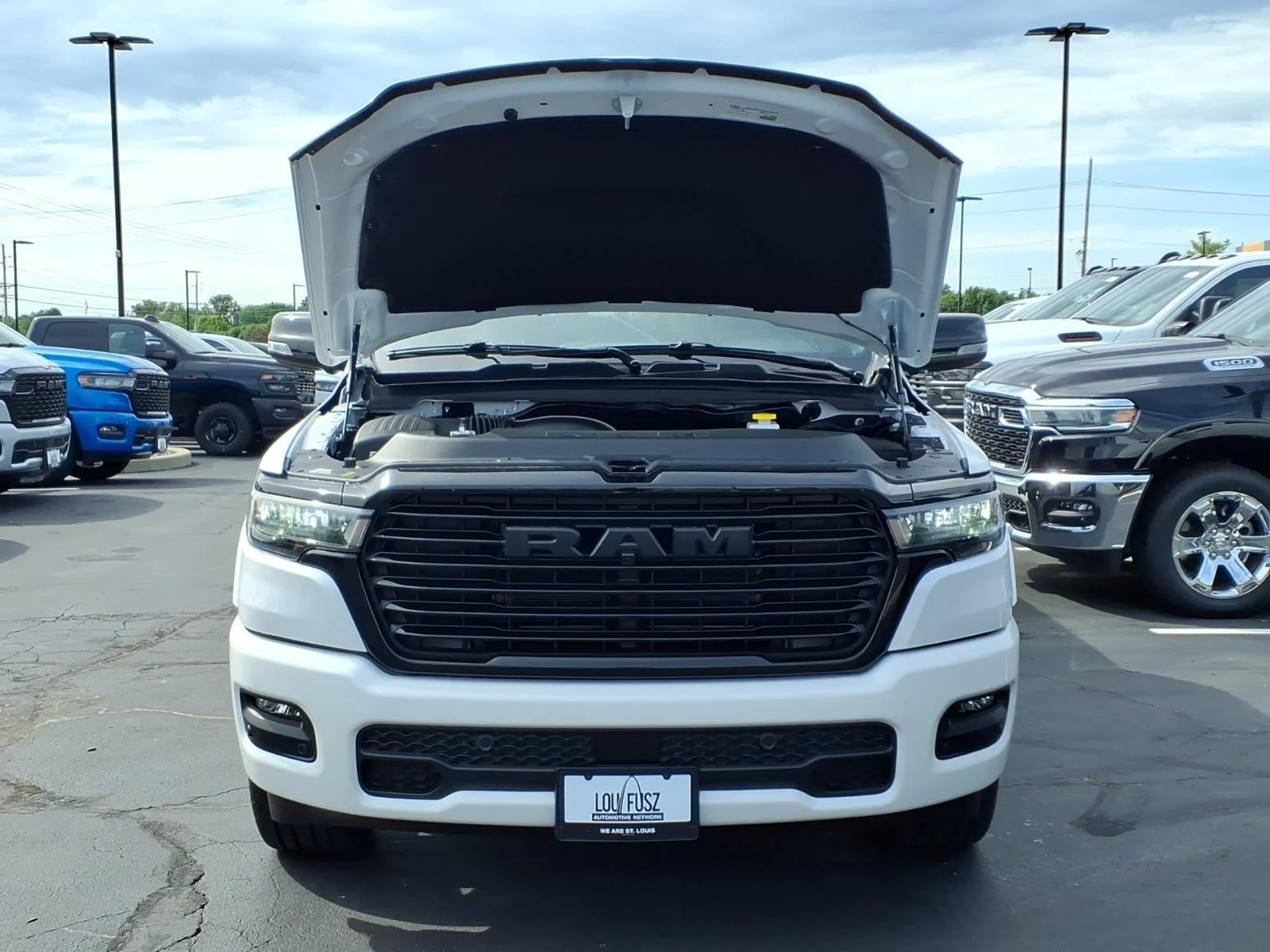 New 2026 Ivory White Tri-Coat Pearl-Coat Exterior Paint RAM Laramie image 22