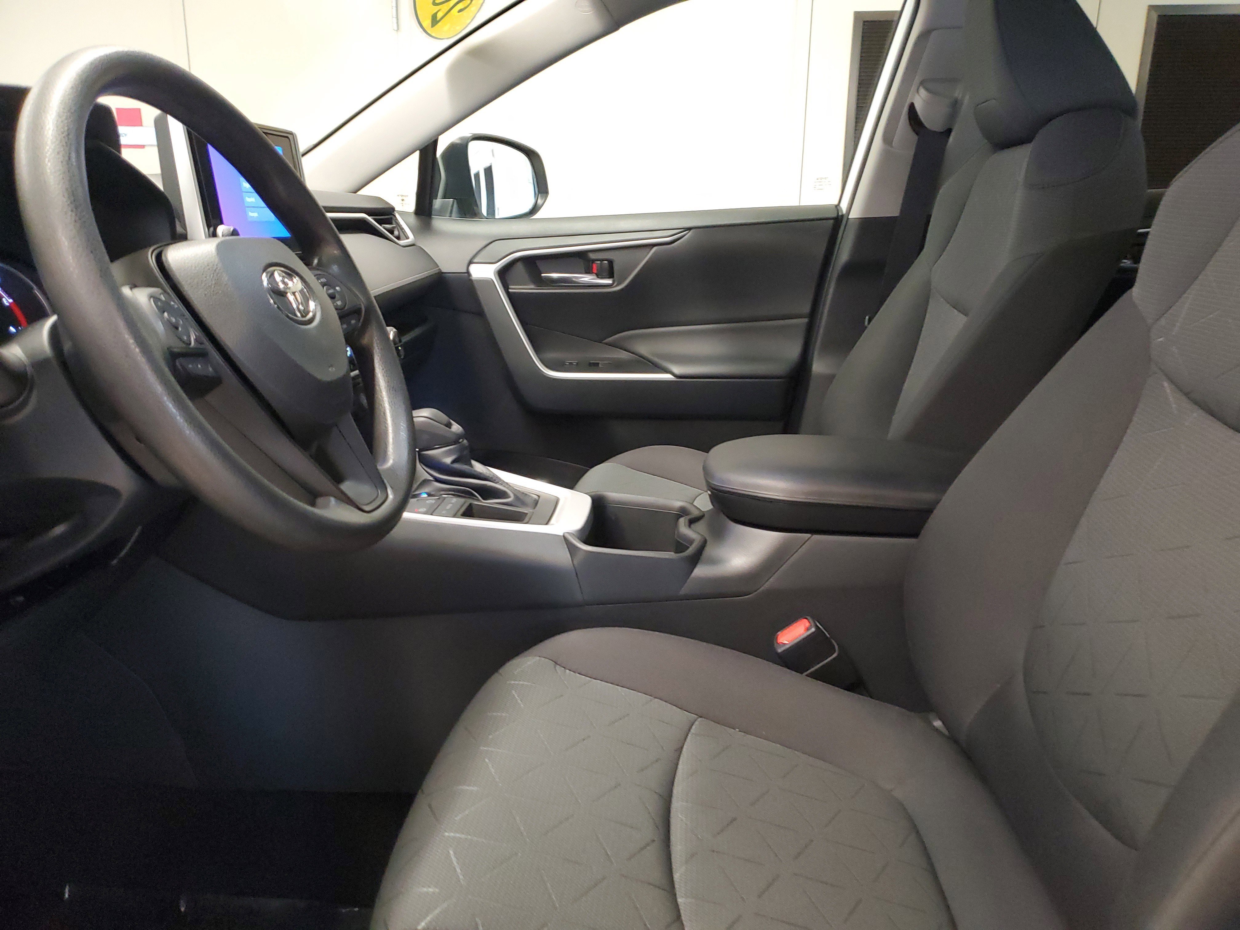 Used 2023 Ice Toyota XLE image 18