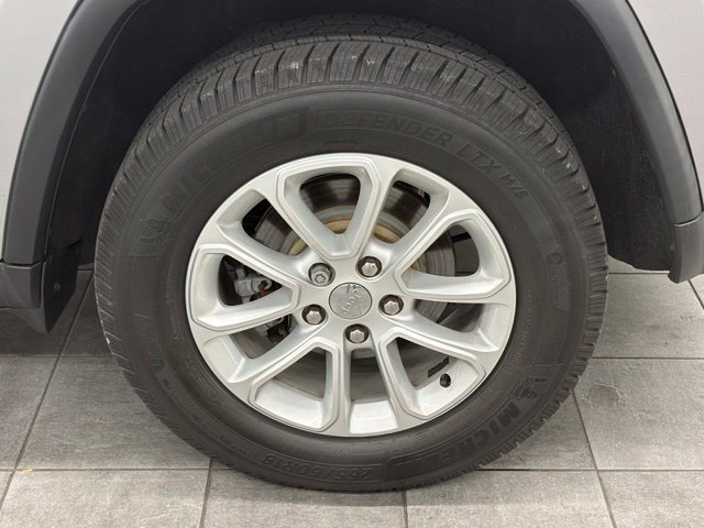 Used 2016 Silver Jeep Laredo image 7