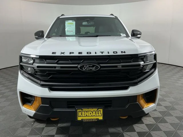 New 2026 Oxford White Ford Tremor image 2