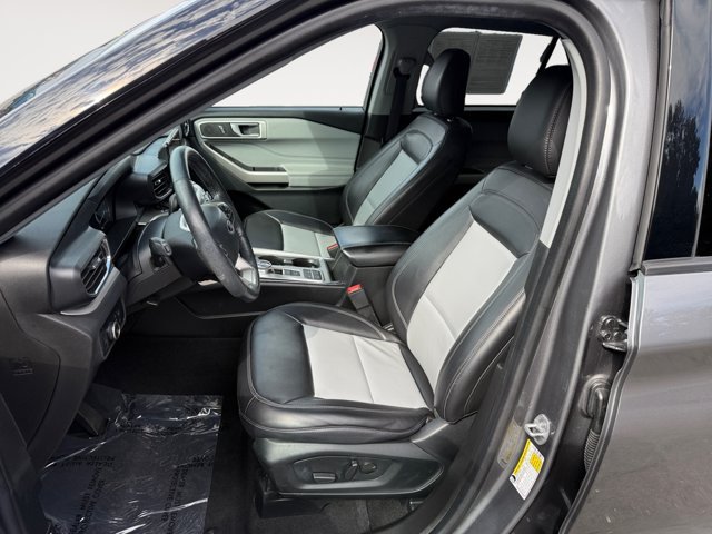 Certified Used 2023 Gray Metallic Ford XLT image 10