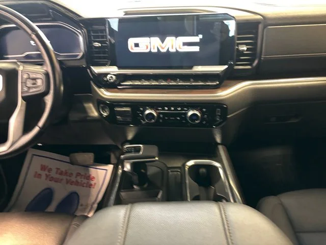 Used 2023 White GMC SLT image 12