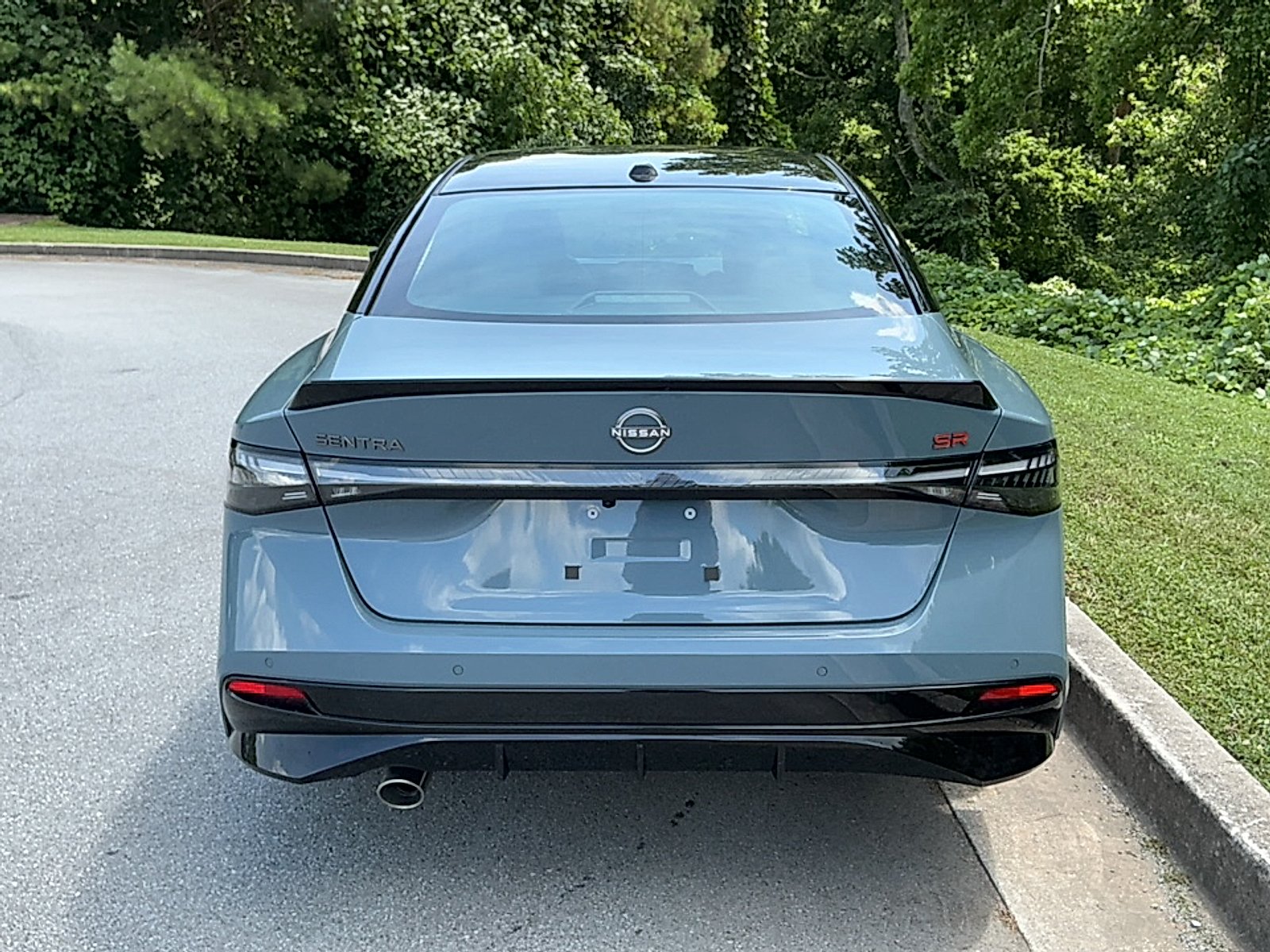 New 2026 Atlantic Gray Metallic/Super Black Nissan SR image 15