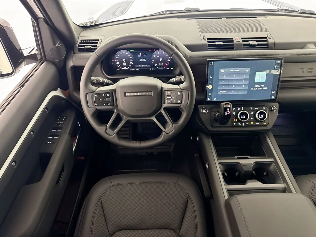 New 2026 Fuji White Land Rover X-Dynamic SE image 23