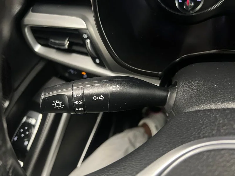 Used 2020 Silver Kia S image 19