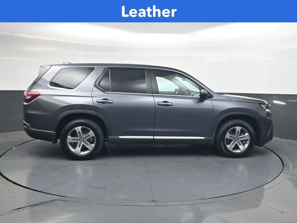 Certified Used 2025 Modern Steel Metallic Honda EX-L image 3