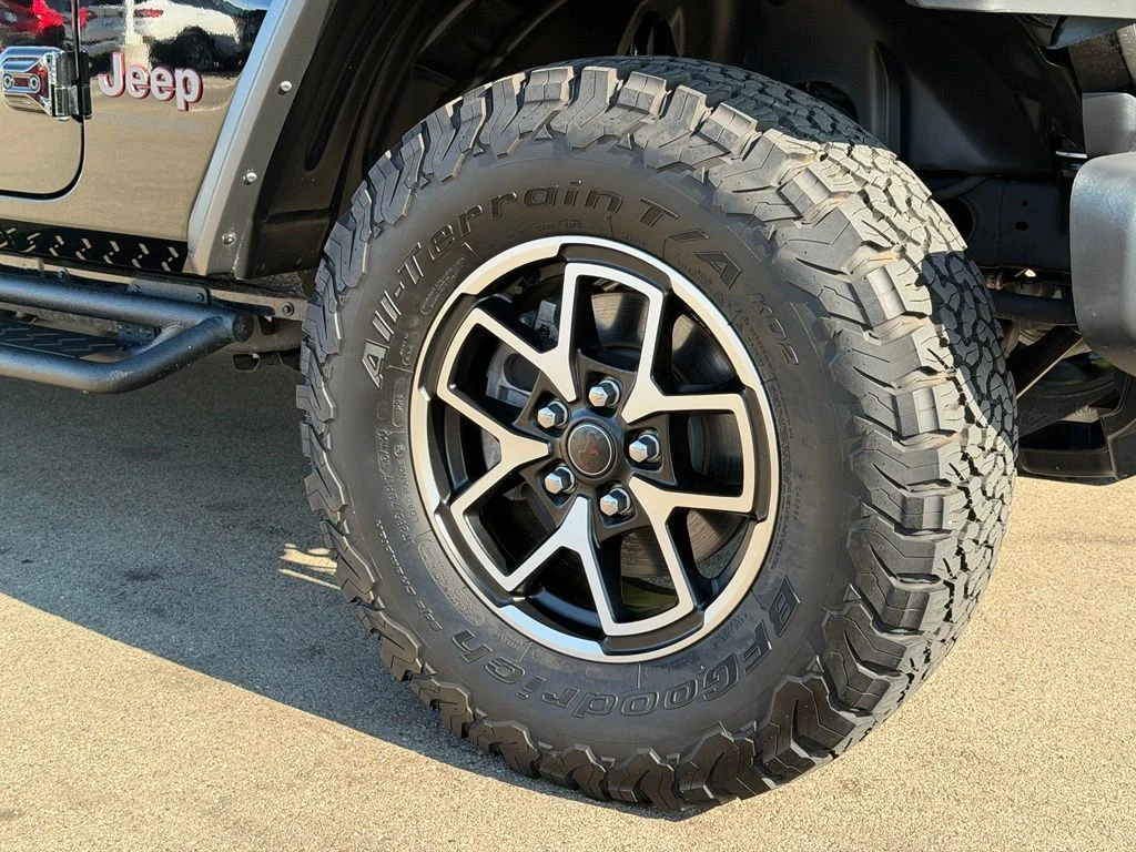 Used 2025 Black Jeep Rubicon image 27