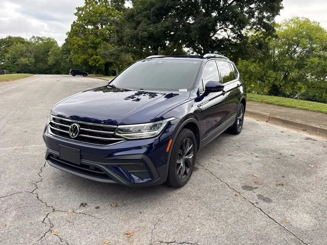 Used 2022 Blue Volkswagen 2.0T SE image 3