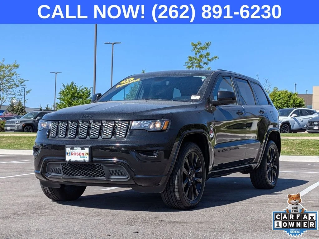 Used 2022 Black Jeep Laredo X image 3