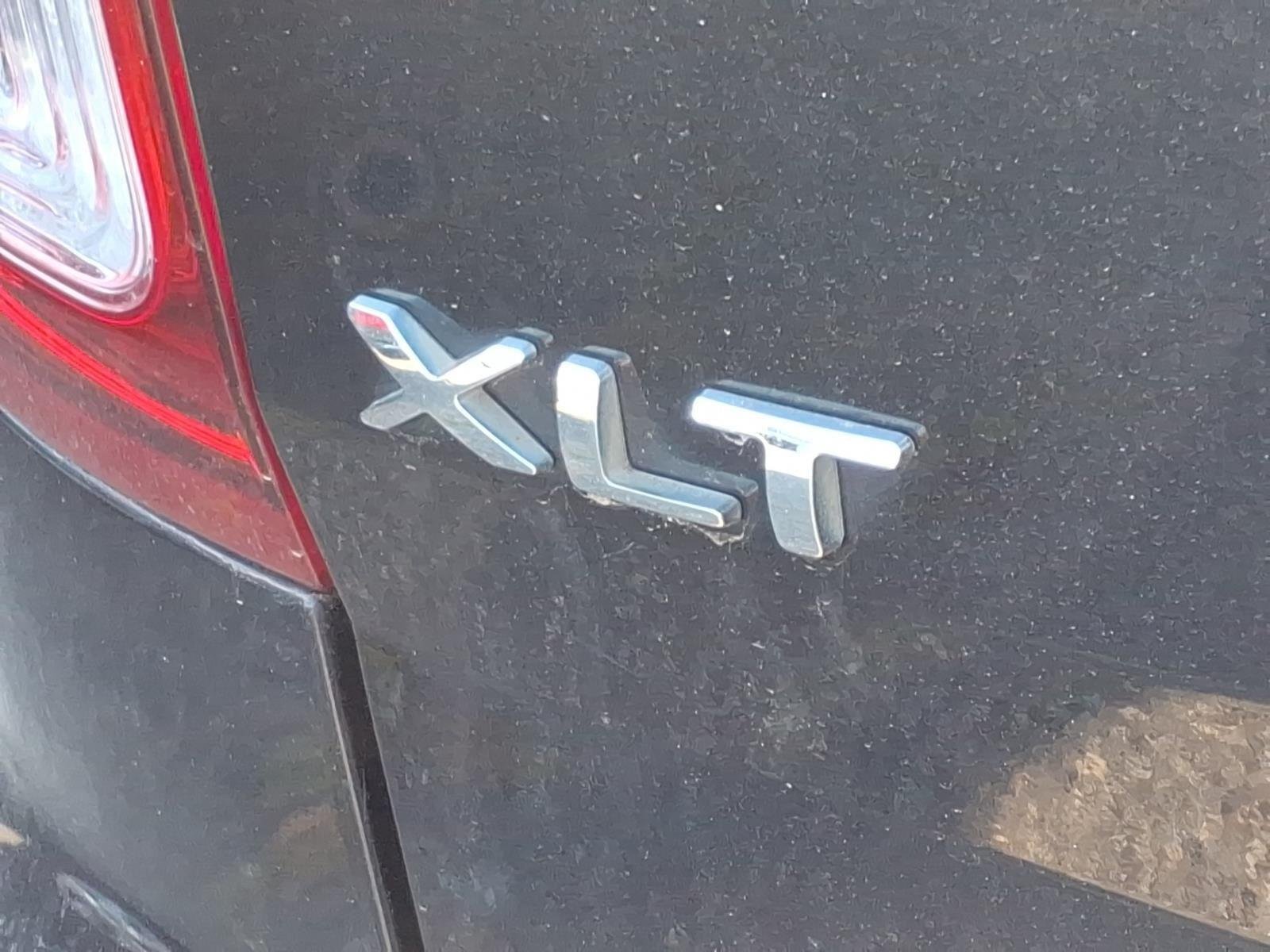 Used 2015 White Platinum Metallic Tri-Coat Ford XLT image 6