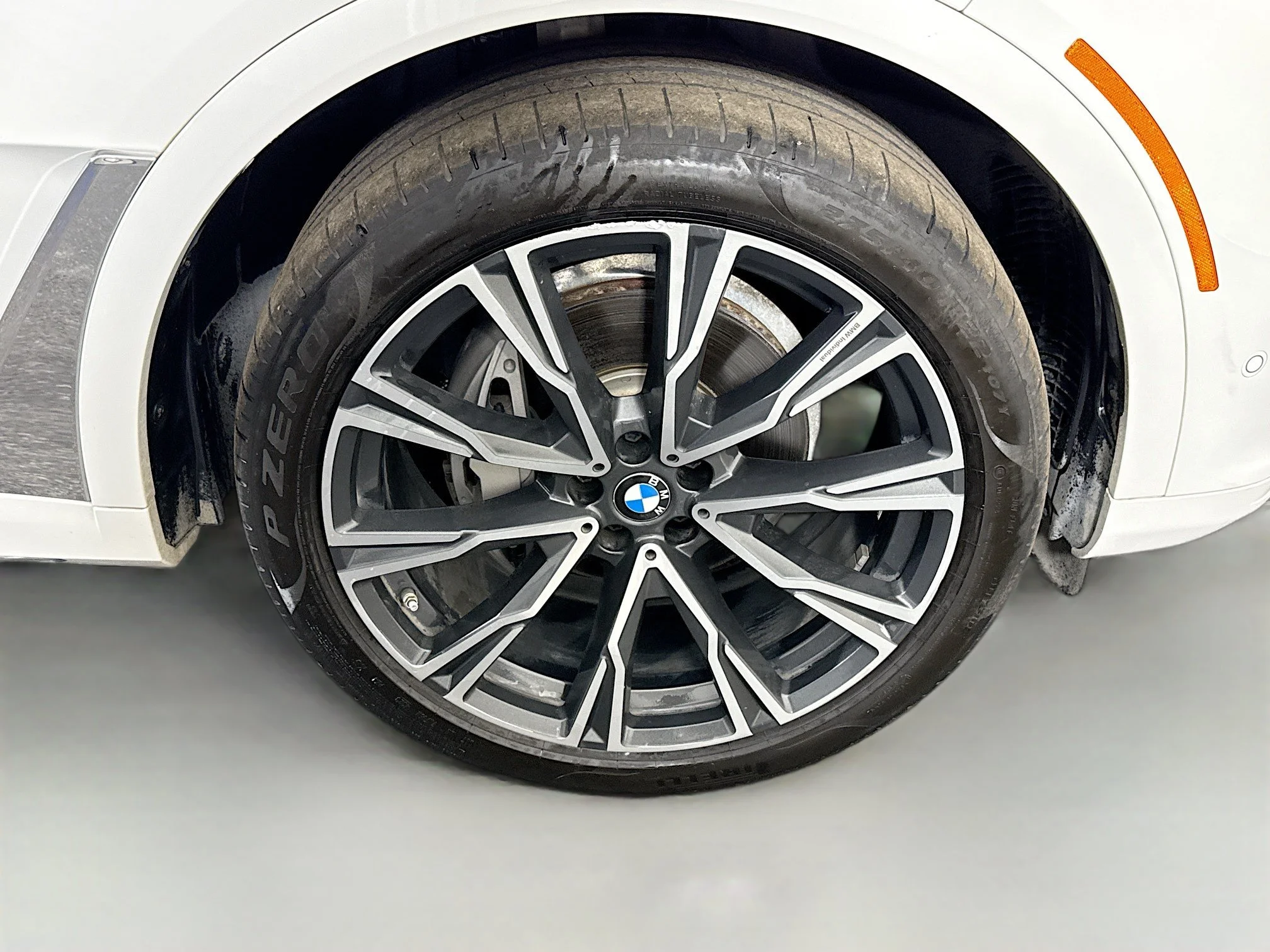 Used 2020 Mineral White Metallic BMW xDrive40i image 28