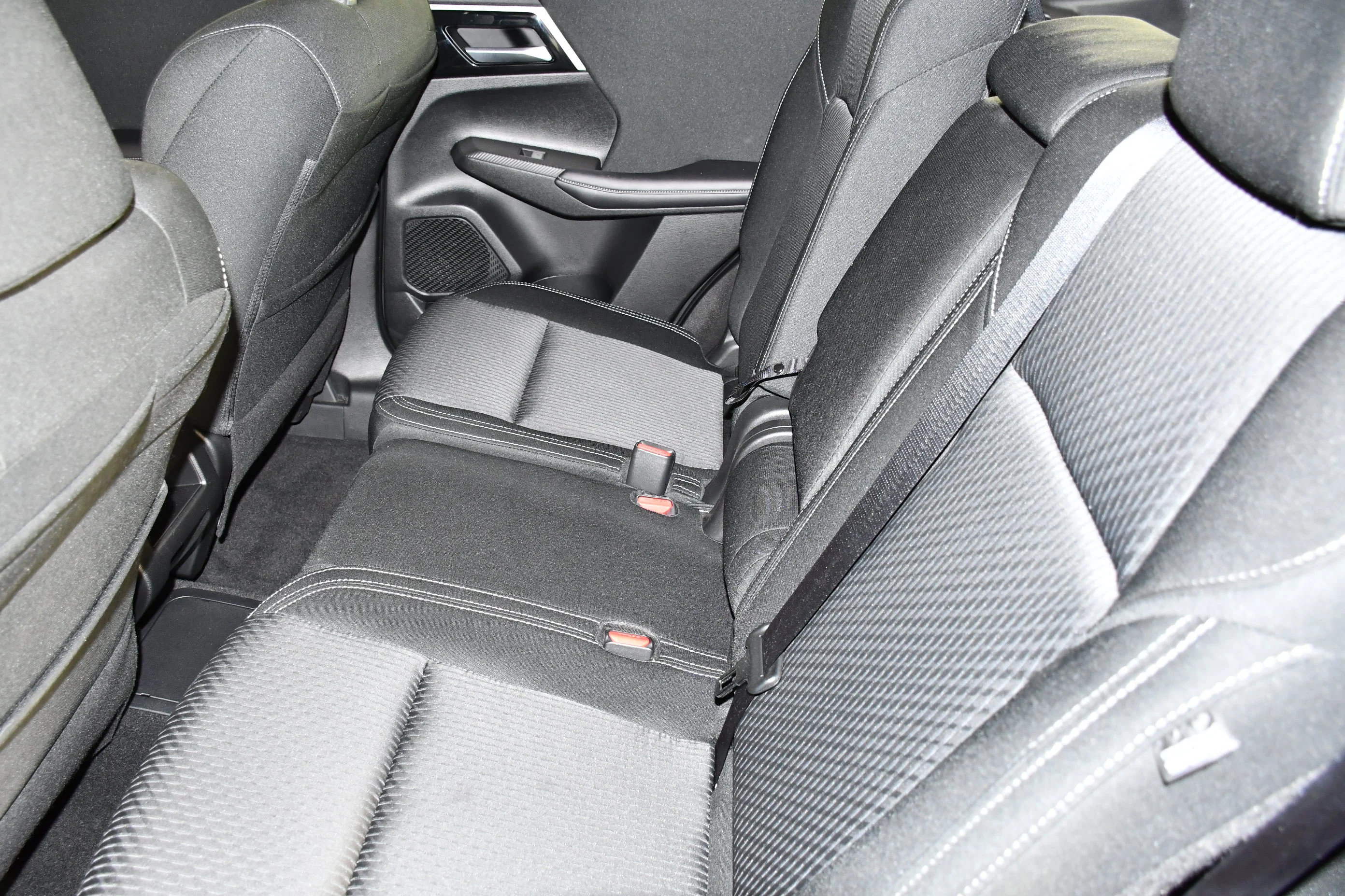 Certified Used 2025 Labrador Black Pearl Mitsubishi ES image 46