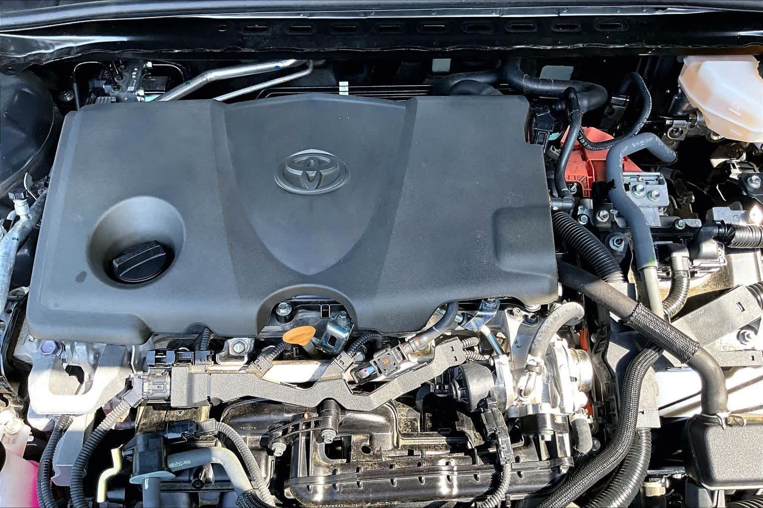 Used 2025 Underground Toyota LE image 32