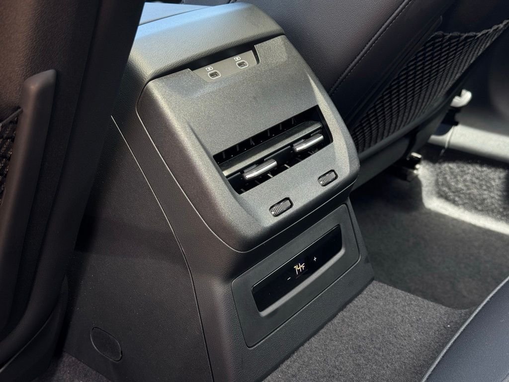 Used 2025 White Audi  image 27