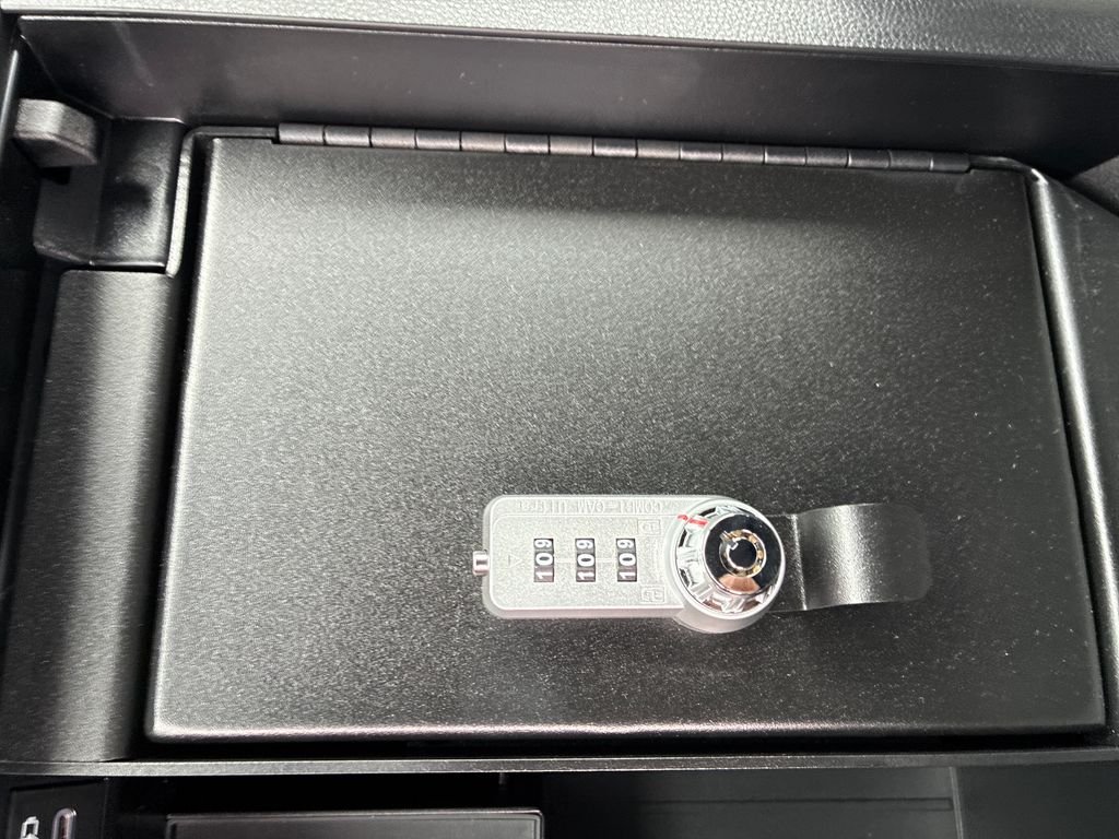 2026 Toyota Tundra Limited - Photo 34