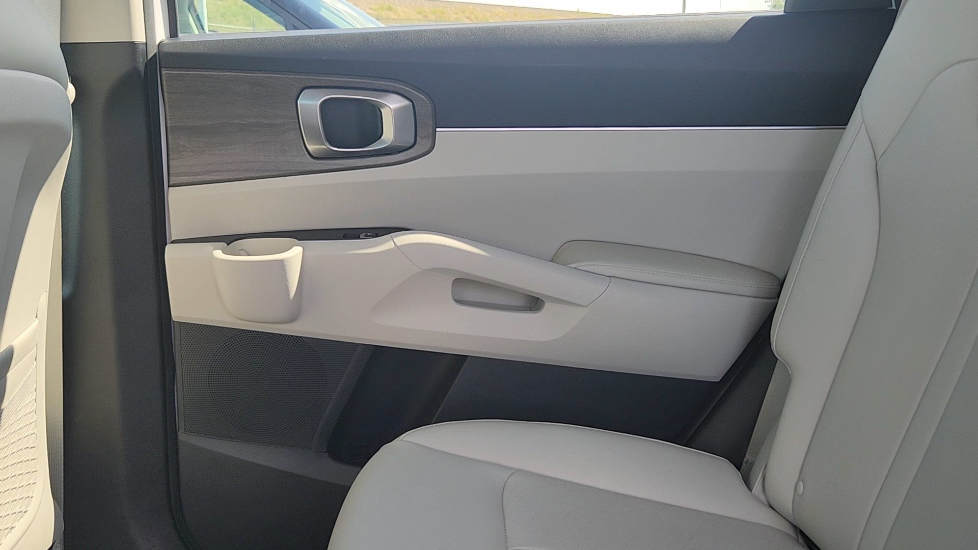2022 Kia Sorento X-Line S - Photo 17