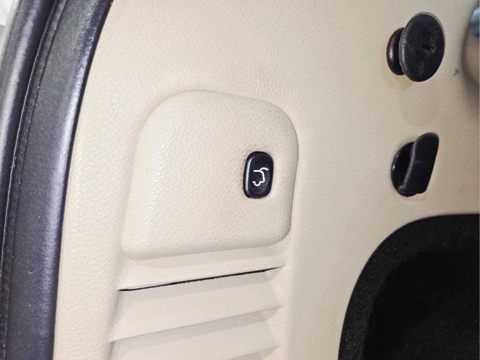 Used 2015 Bright White Clearcoat Jeep Limited image 49