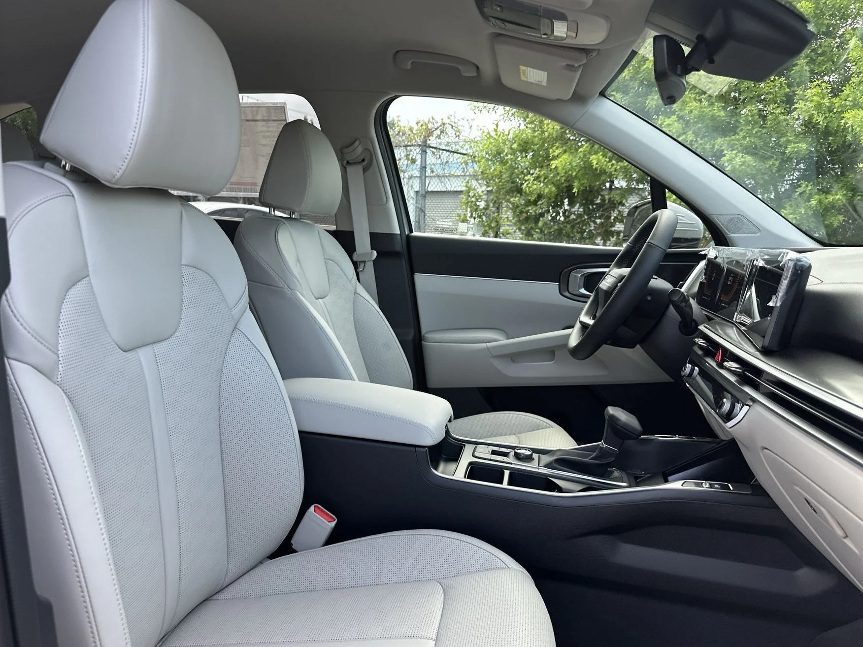 New 2026 Wolf Gray Kia S image 23