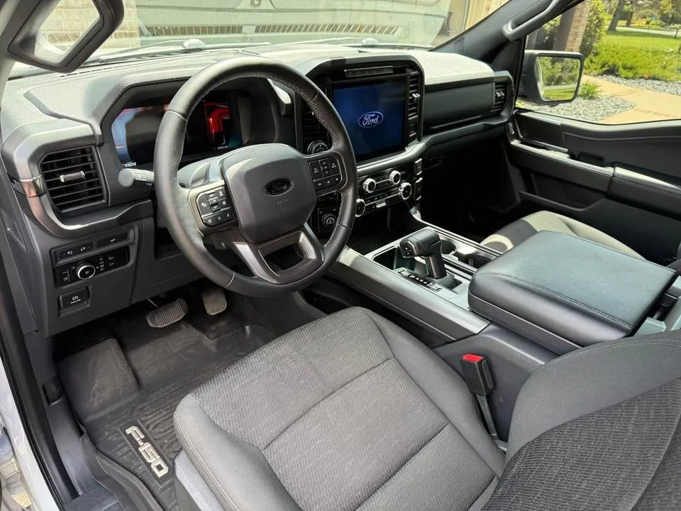 Used 2024 Avalanche Ford XLT image 8