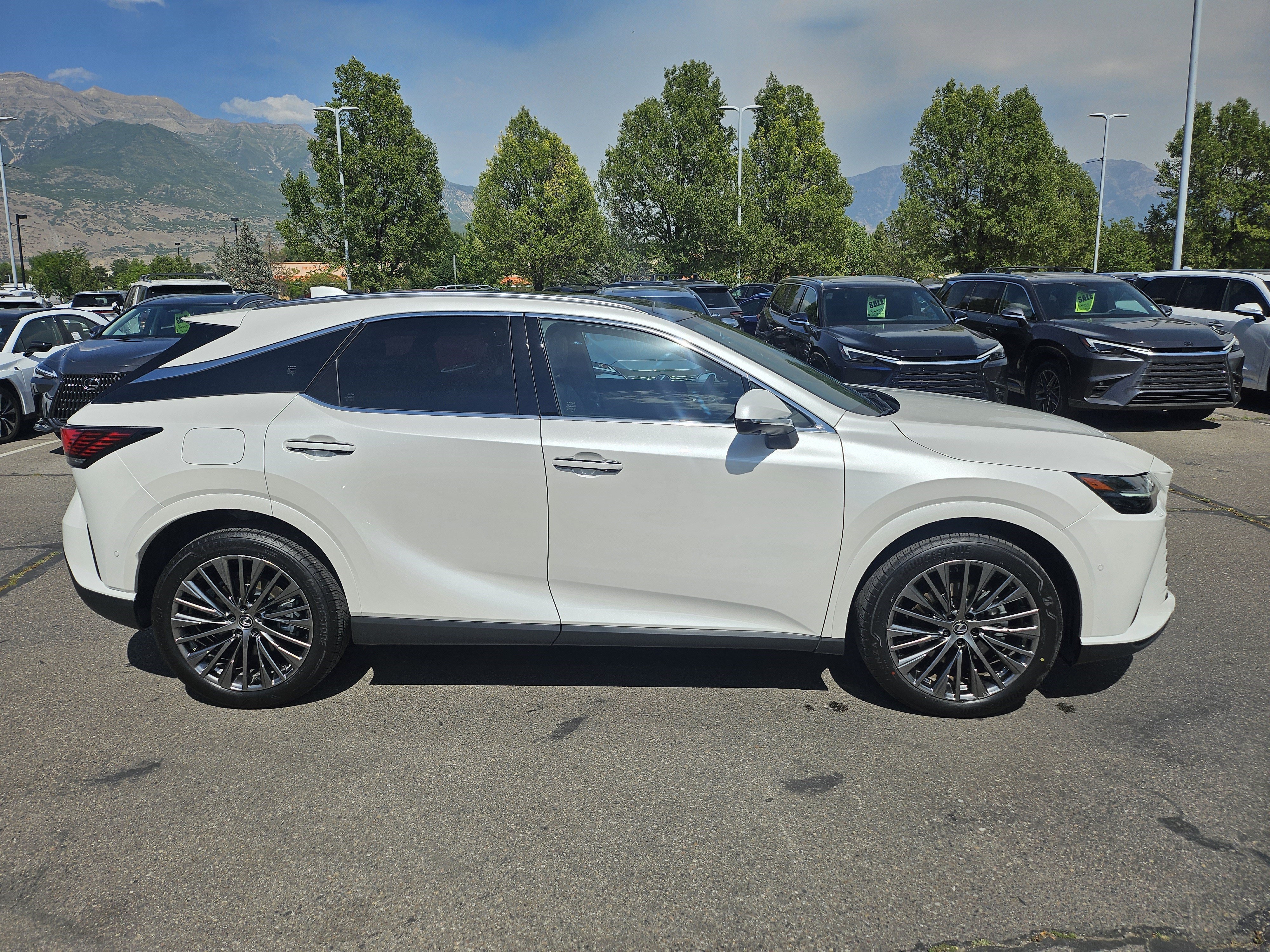Certified Used 2025 EMINENT WHITE PEARL Lexus 450h+ Luxury image 4