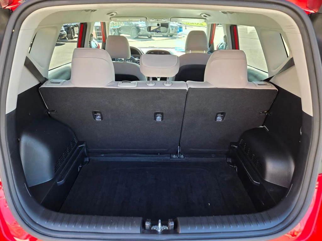 2023 Kia Soul LX - Photo 16