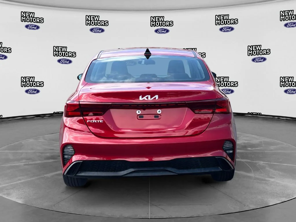 Used 2023 Currant Red Kia LXS image 4