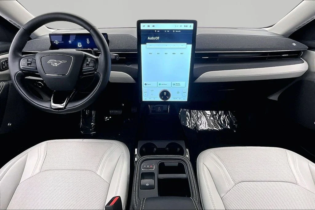 Used 2025 White Metallic Ford Premium image 16