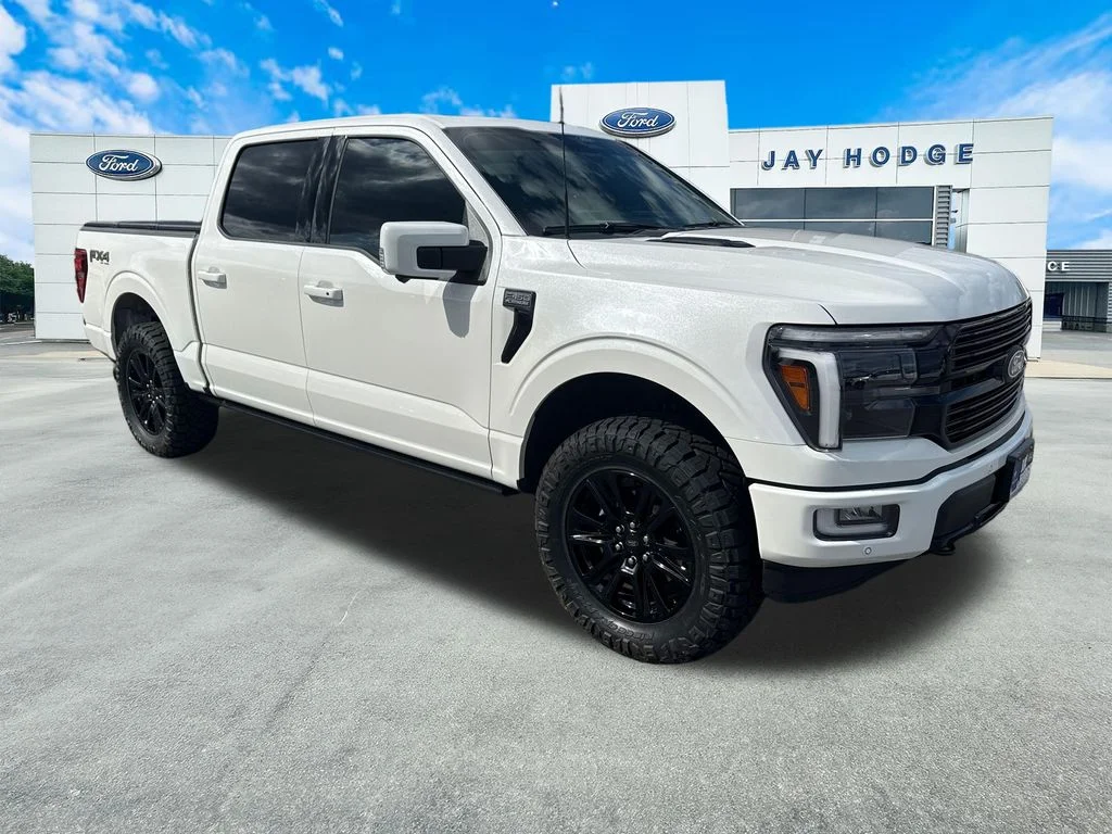 New 2026 Star White Metallic Tri-Coat Ford Platinum® image 1