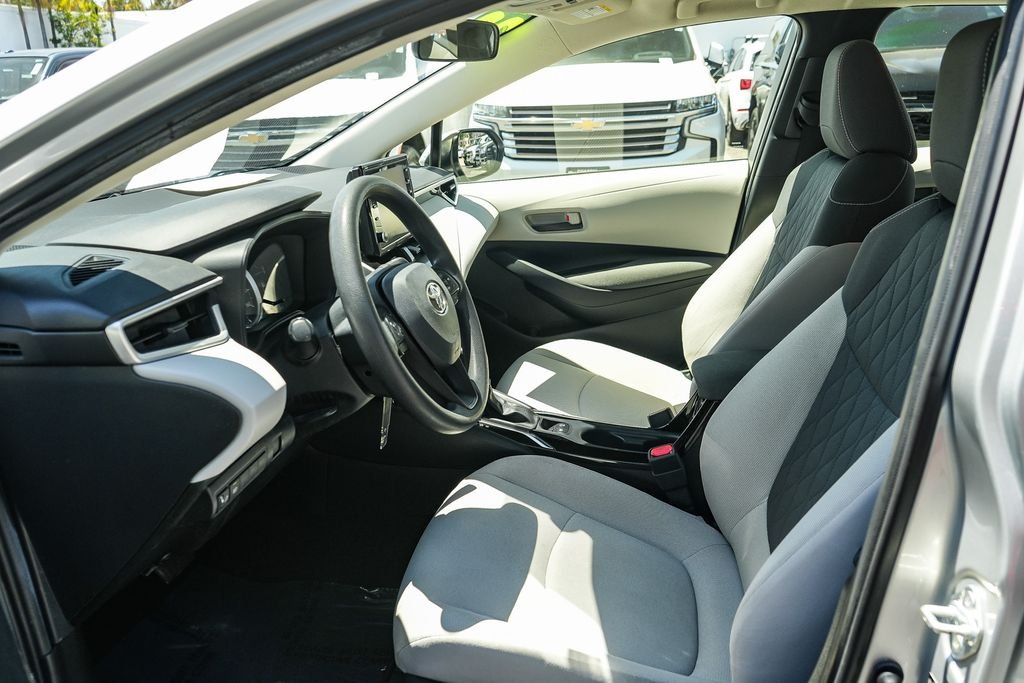 Used 2022 Silver Toyota LE image 16