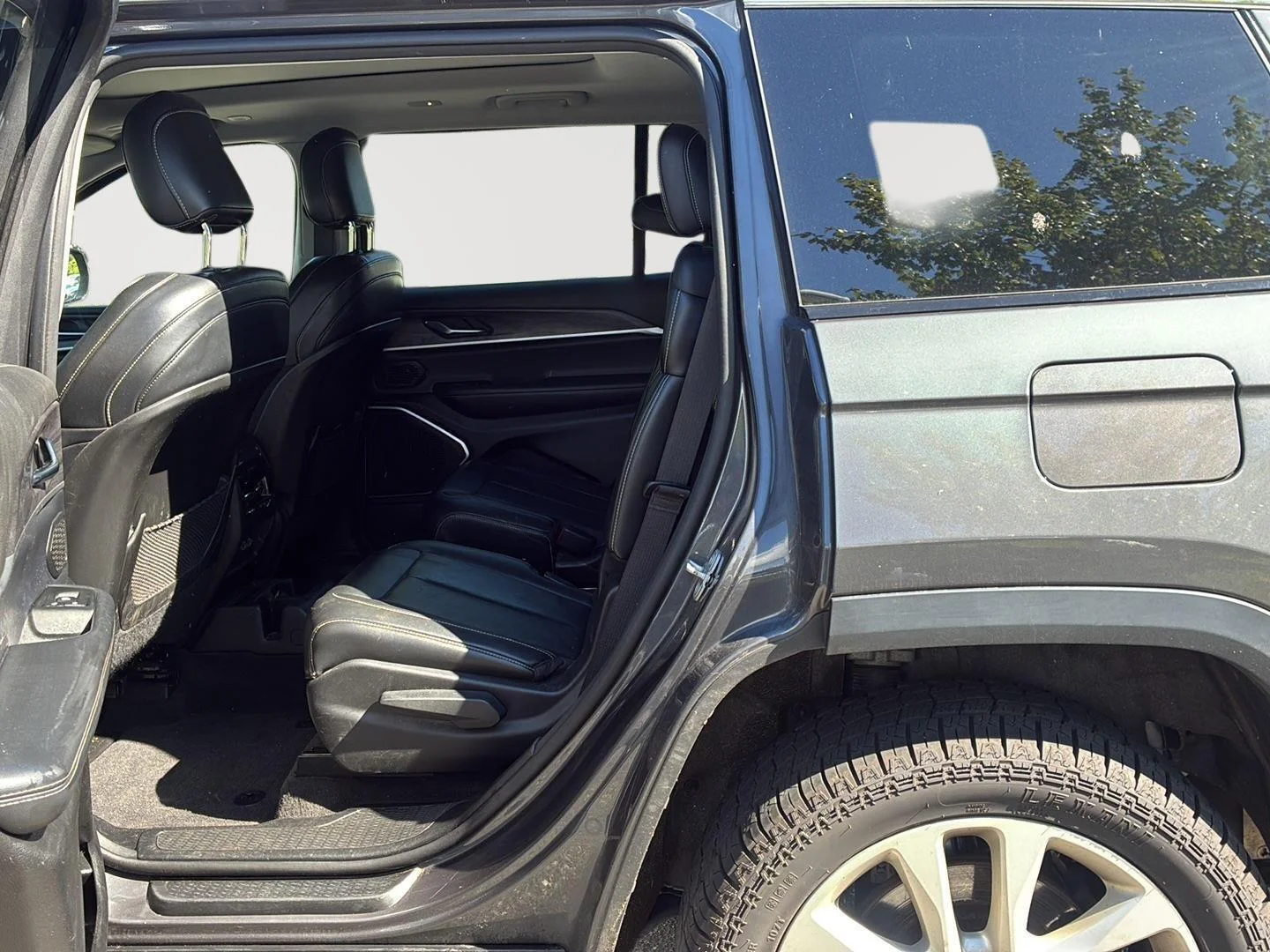 Used 2021 Silver Zynith Jeep Limited image 21