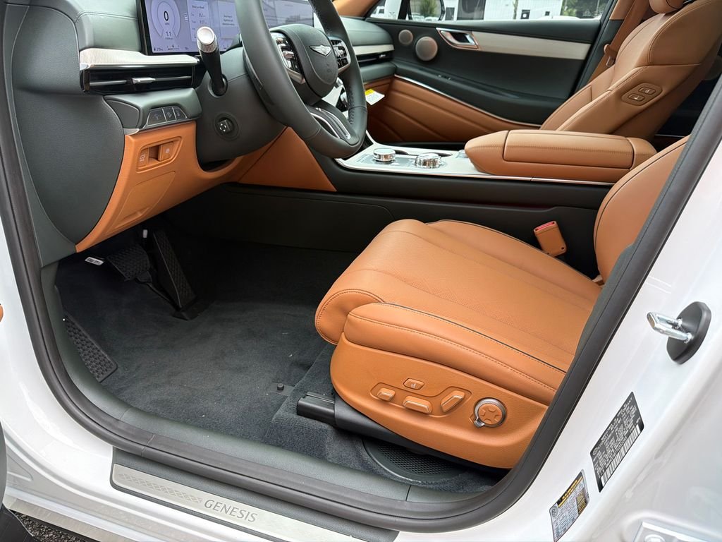 New 2026 White Genesis 2.5T Prestige image 9