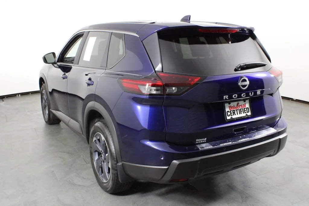 2025 Nissan Rogue SV - Photo 14