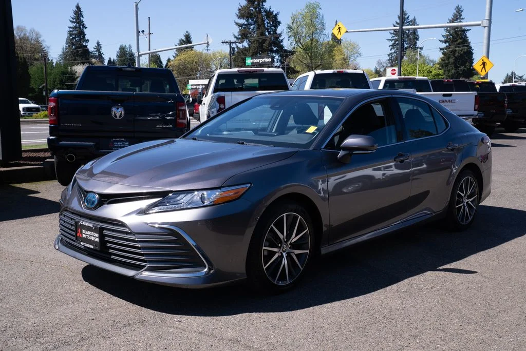 Used 2023 Gray Toyota XLE image 3