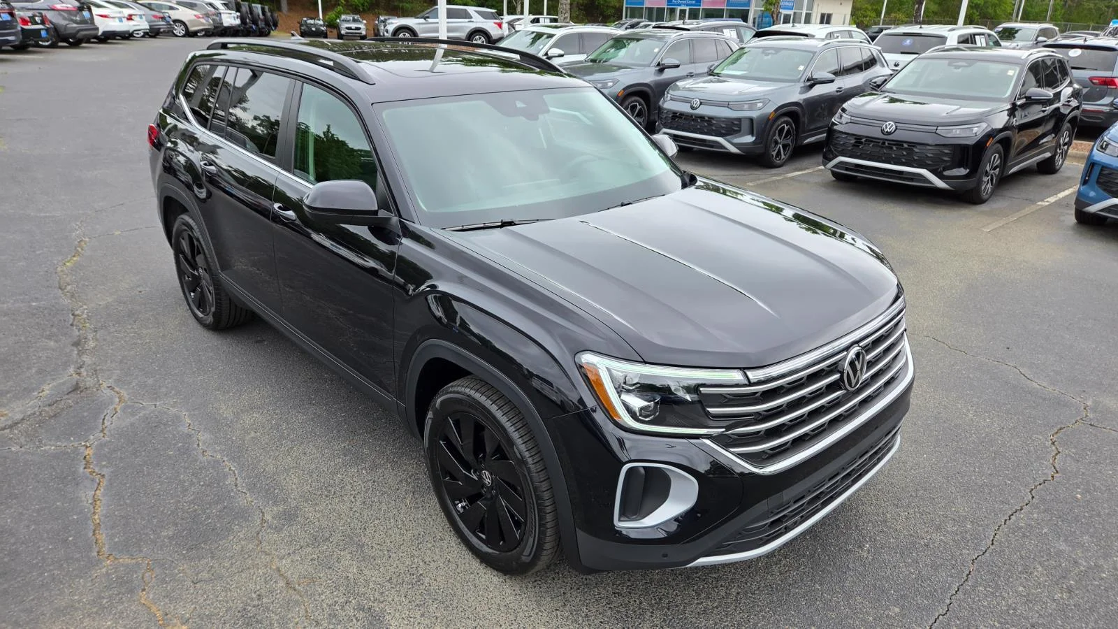 New 2026 Deep Black Pearl Volkswagen 2.0T SE w/Technology image 7