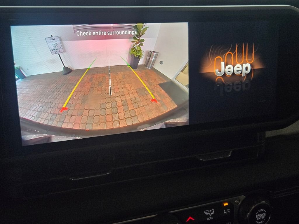 2025 Jeep Wrangler 4-Door Sahara - Photo 22