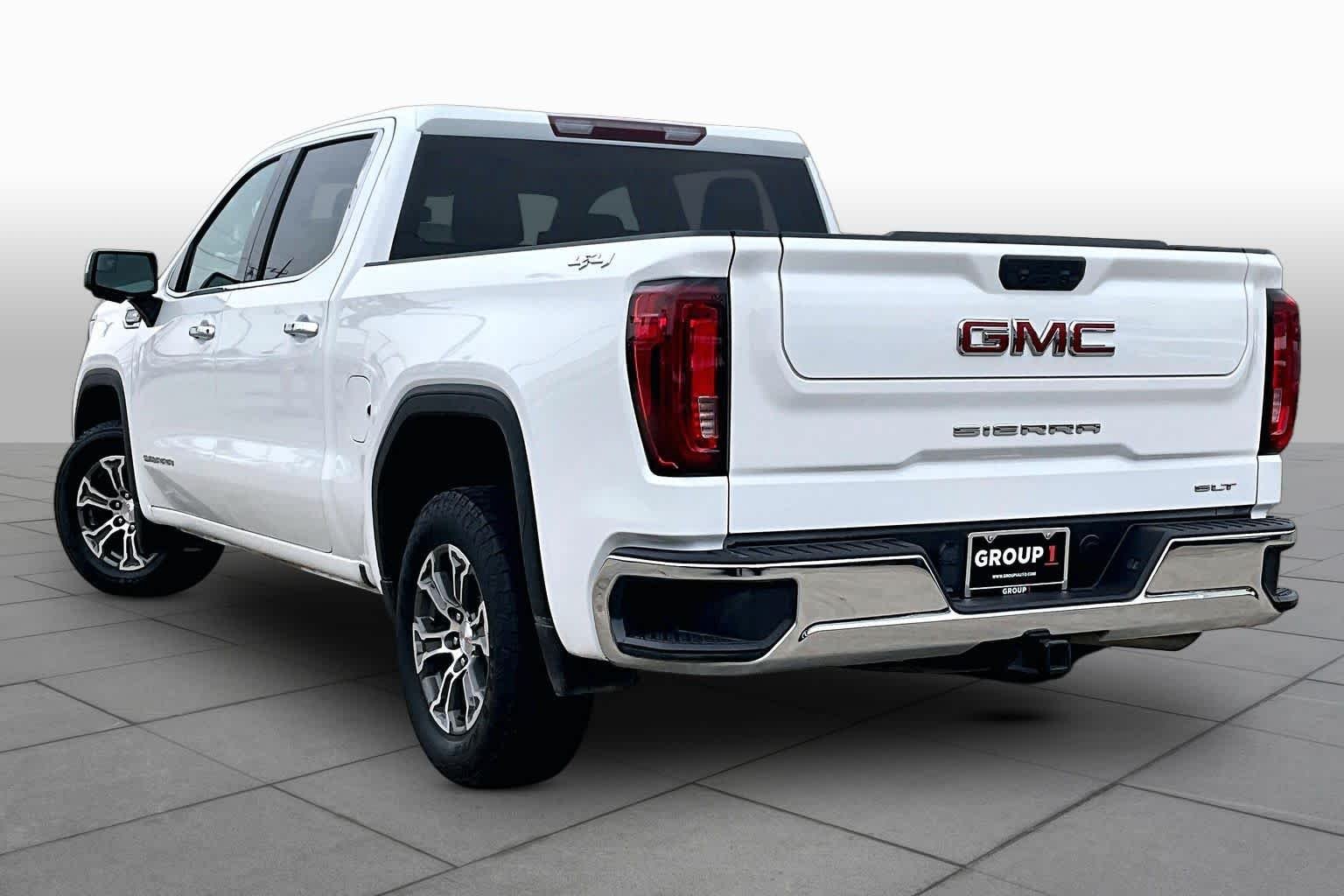 Used 2025 Summit White GMC SLT image 12