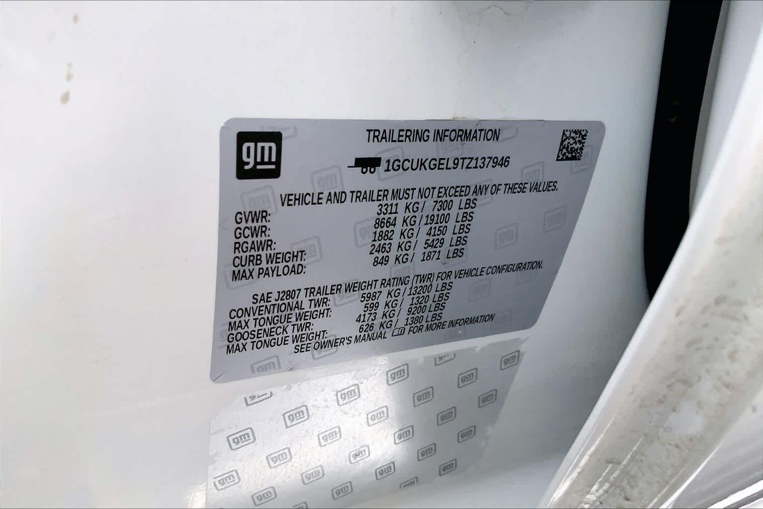 Used 2026 Summit White Chevrolet LTZ image 37