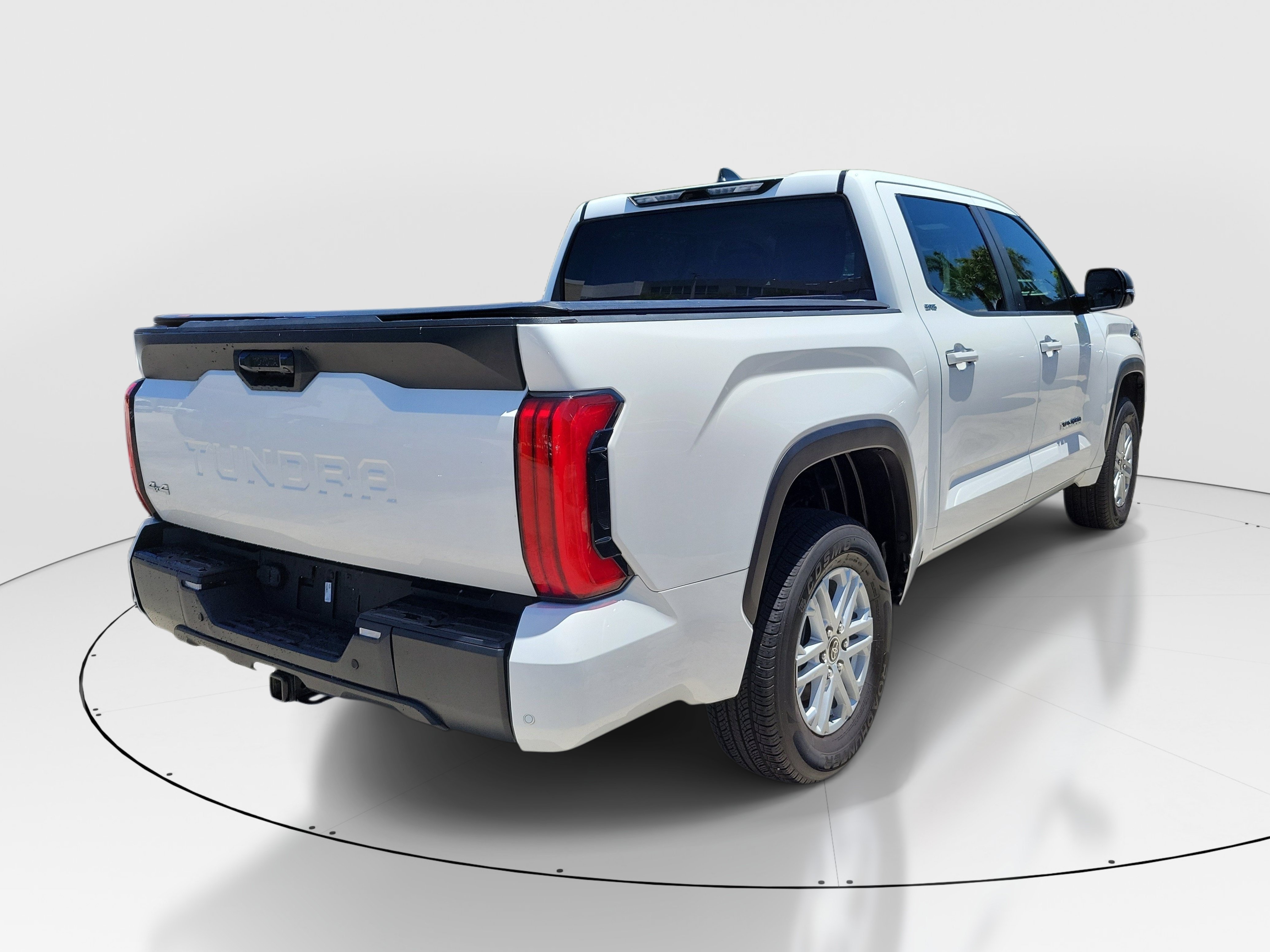 Used 2024 Ice Toyota SR5 image 6