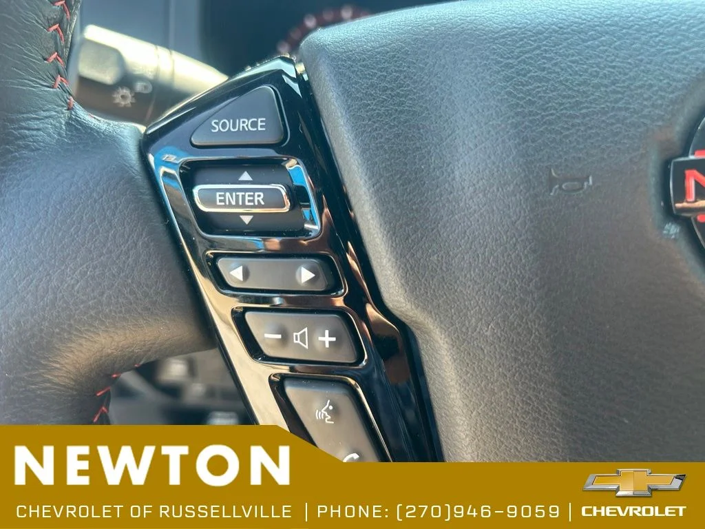 Used 2025 Black Nissan PRO-X image 14