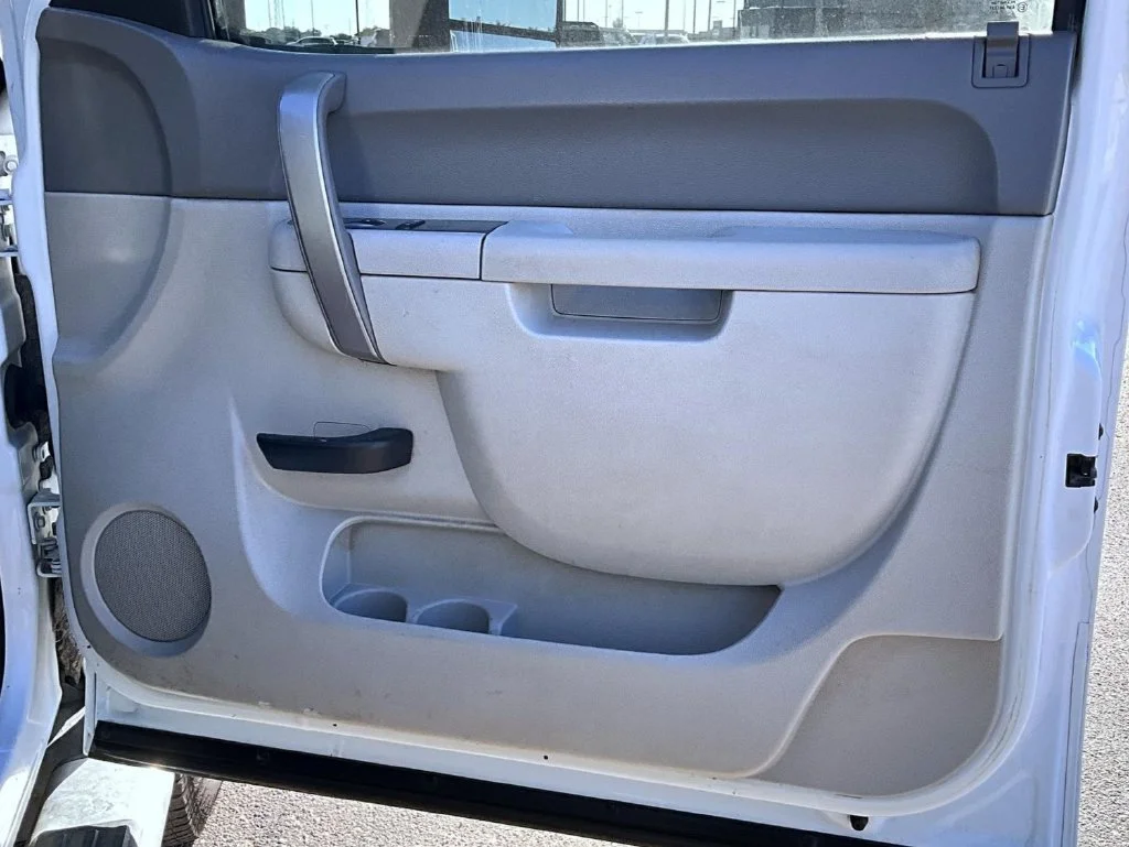 Used 2013 White Chevrolet Work Truck image 15