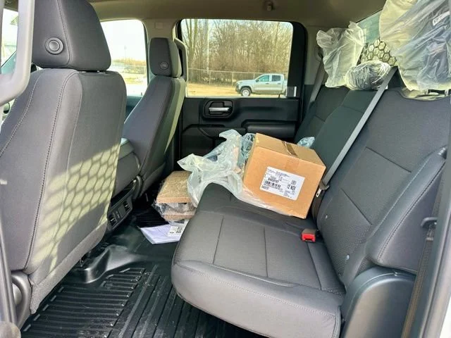 2025 GMC Sierra 3500HD Pro - Photo 18