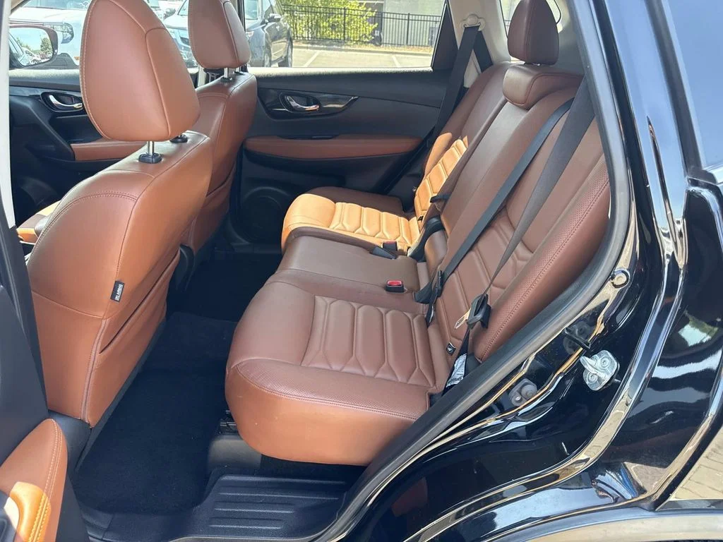 Used 2018 Black Nissan SL image 24