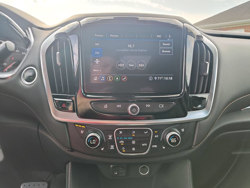 Used 2020 IRIDESCENT PEARL TRICOAT Chevrolet Premier image 21