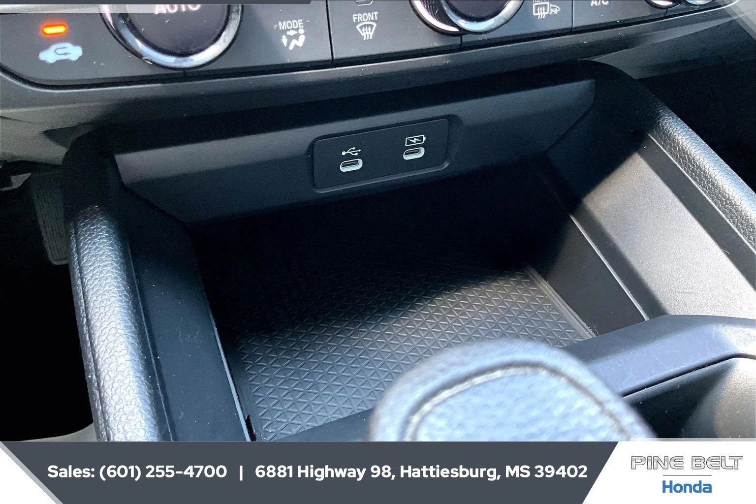 Used 2025 Crystal Black Pearl honda SE CVT image 23