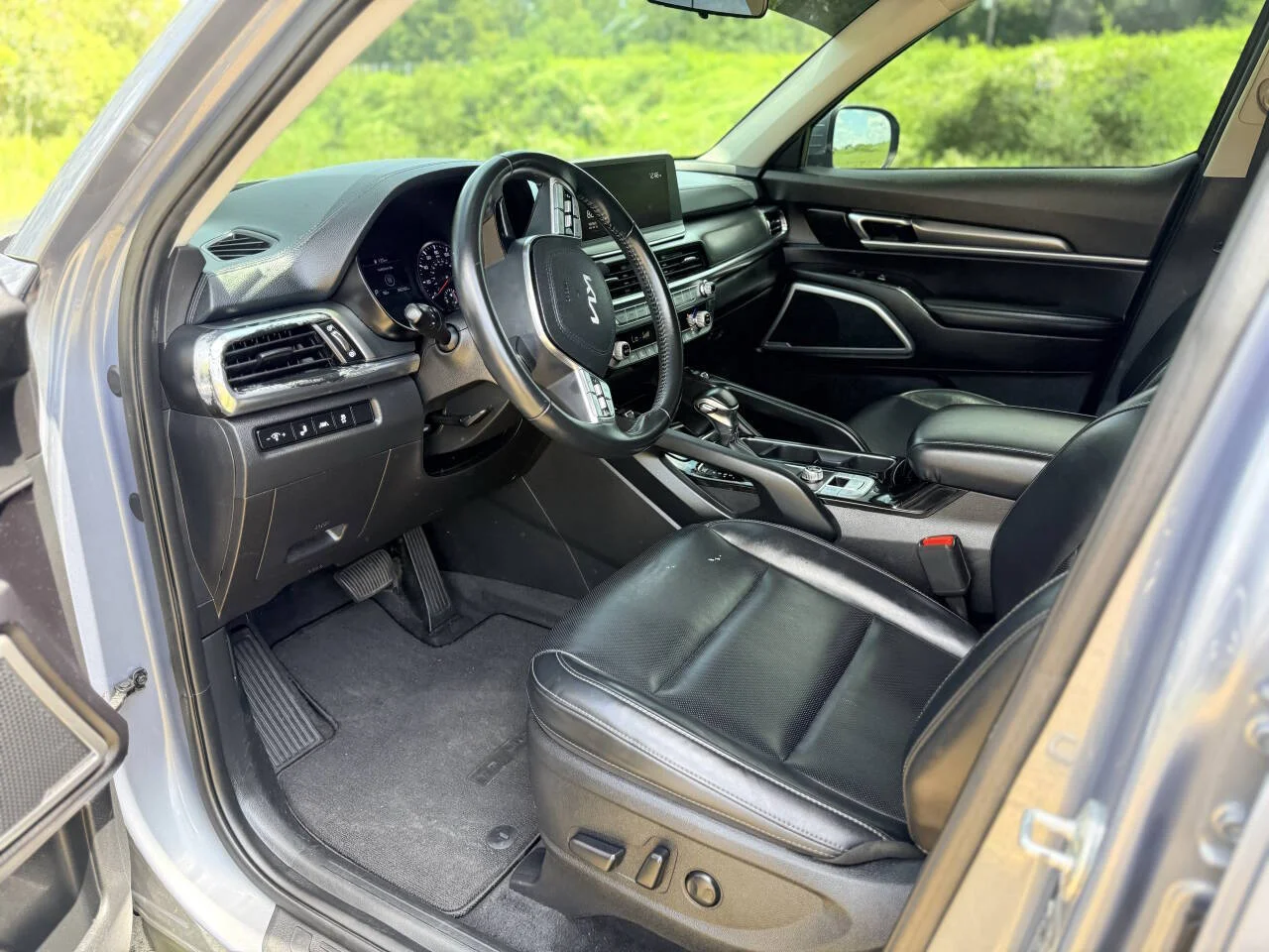Used 2022 Gray Kia S 4dr SUV image 11