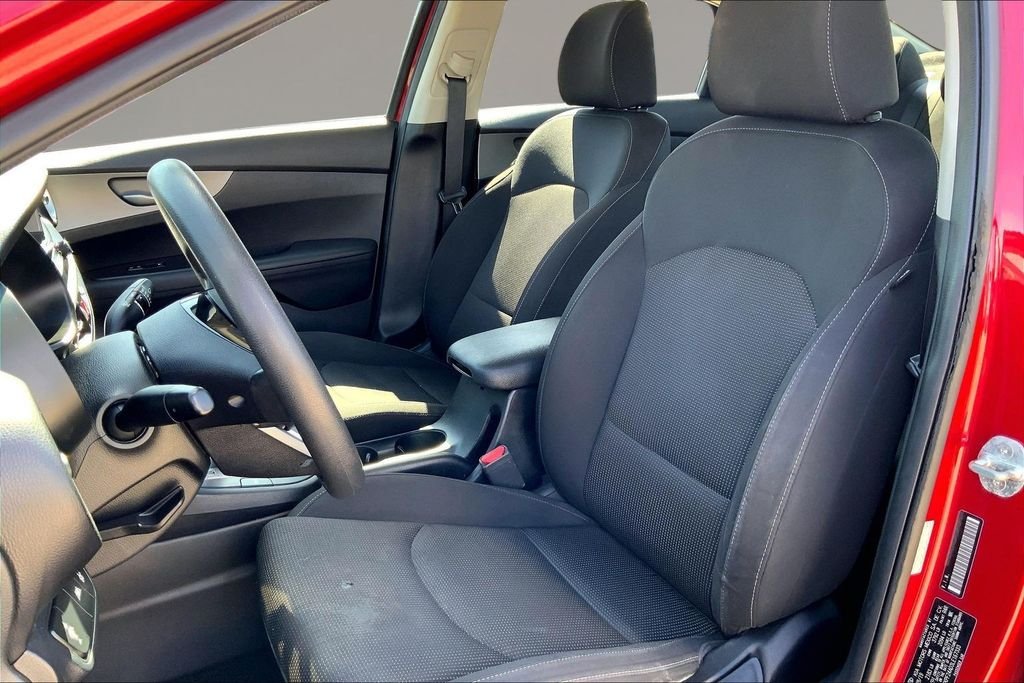 Used 2020 Currant Red Kia LXS image 23